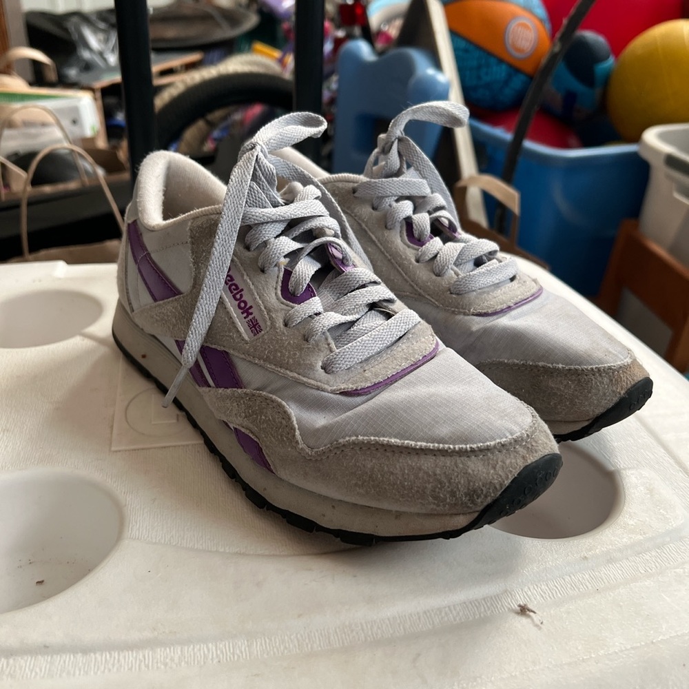 Pre loved Reeboks - Picture 3 of 3